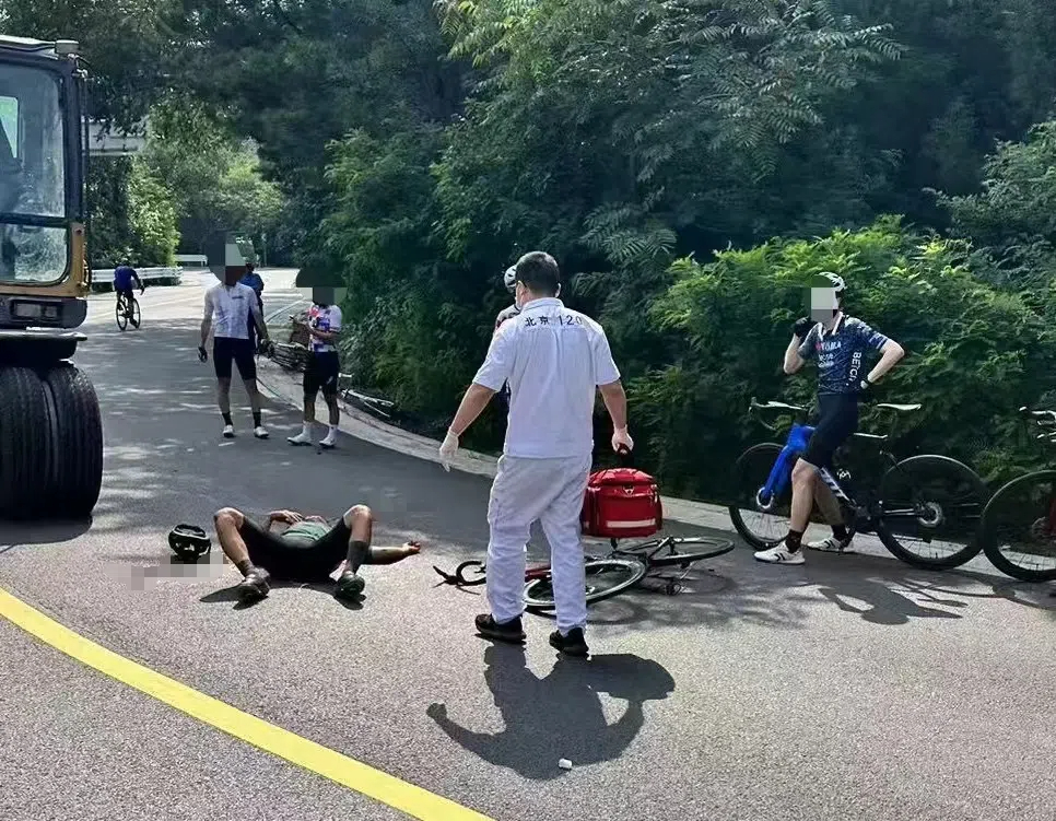 戒臺(tái)寺山區(qū)公路事故現(xiàn)場(chǎng)。受訪者供圖