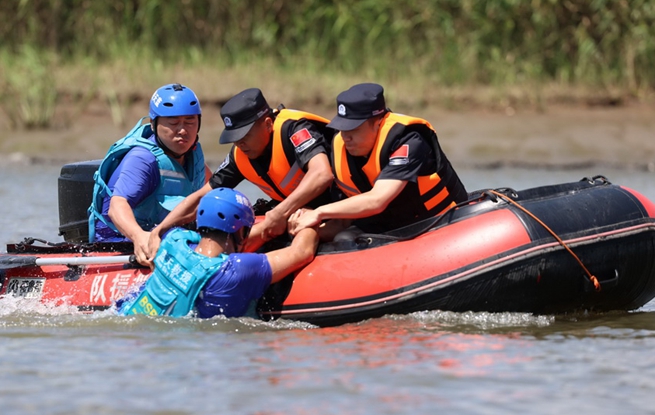 遼寧丹東:開(kāi)展防汛救援演練