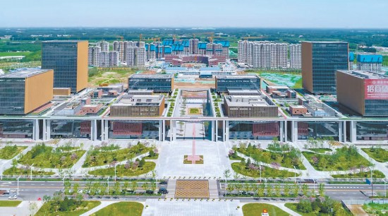廊坊臨空經(jīng)濟區(qū)內(nèi)的國際現(xiàn)代商貿(mào)物流CBD，成為這里的地標(biāo)性建筑。受訪者供圖